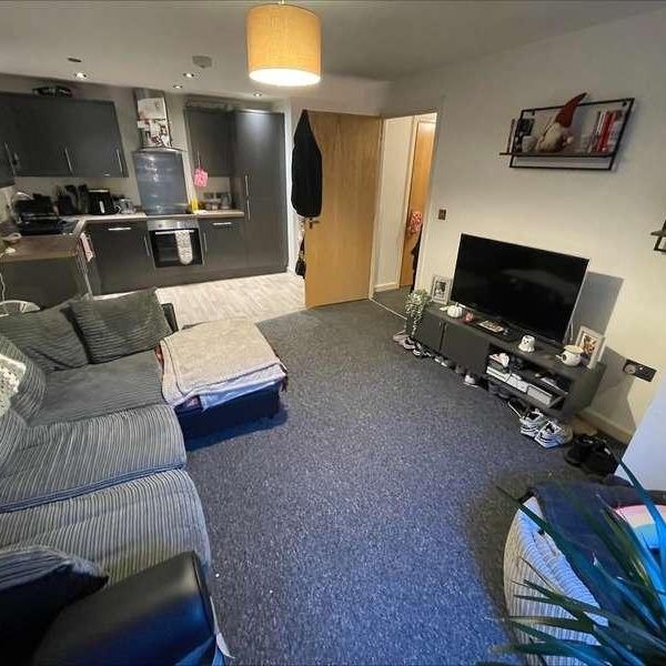One Bedroom Apartment Royal Navy Court - Lu - Parking To Front - Spacious - Unfurnished, LU2 - Photo 1