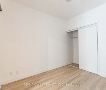 33 Helendale Avenue #712 - Photo 4