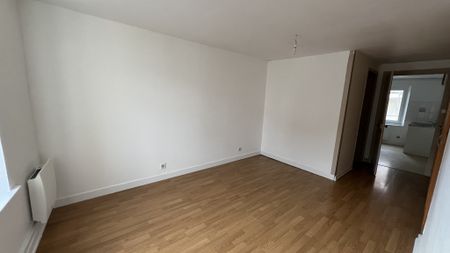 Location Appartement 2 pièces 40m² REMIREMONT 88200 - Photo 2