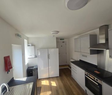 1 bedroom in a house share to rent - Photo 6