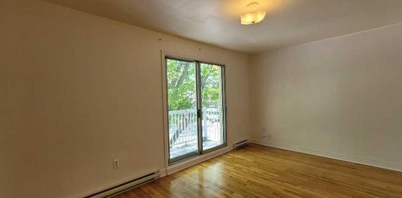 Ahuntsic- 4.5 au 2e de Triplex (prop occupants) Sauvé et St-Firmin - Photo 2