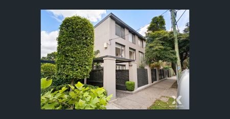 Spacious 1-Bedroom Apartment in South Yarra! - Photo 5