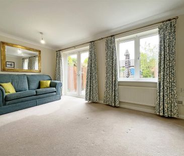 3 bedroom Town house to rent - Photo 3