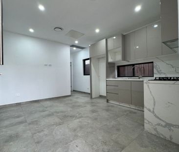 Brand New Modern&comma; Spacious 1 Bedroom Granny Flat&excl; - Photo 4