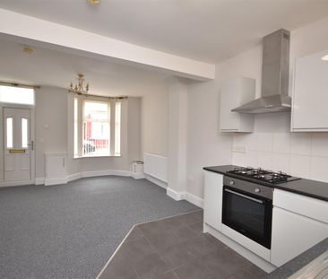 Moorland Road, Birkenhead - Photo 2