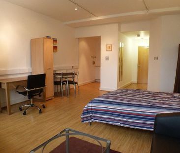 Studio to rent - Photo 6