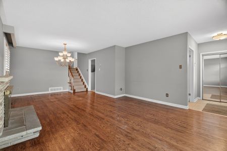 For Lease - 80 Guernsey Drive, Toronto, Ontario - Photo 2