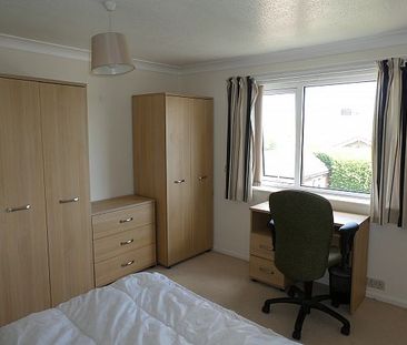 7, Sussex Close - Photo 3