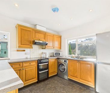 3 bedroom semi-detached house to rent - Photo 6