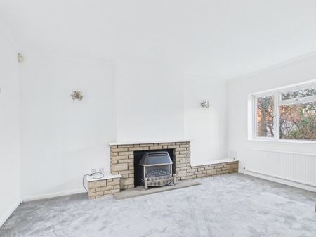 Hyceia, Hampton Lane, Hanworth,TW13 - Photo 3