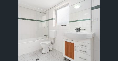 Centrally Located 1 Bedroom!! - Photo 4