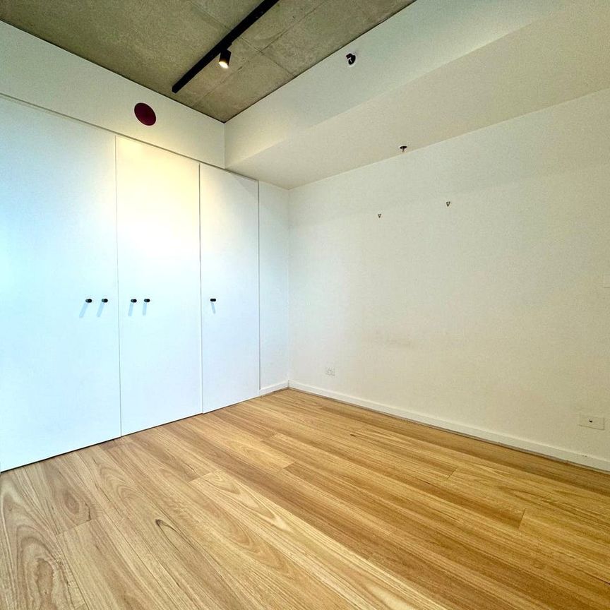 Roomy Radiant Retreat with Uninterrupted Views - Photo 1