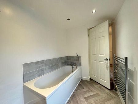 2 bedroom terraced house to rent - Photo 4