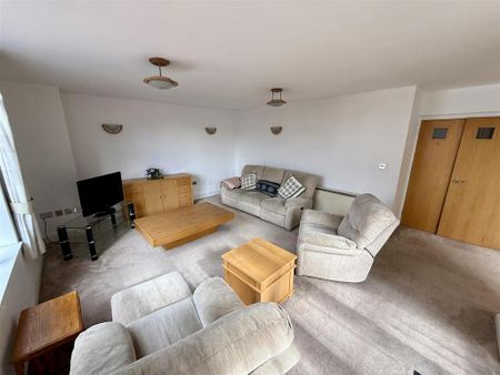 3 bedroom penthouse to rent - Photo 3