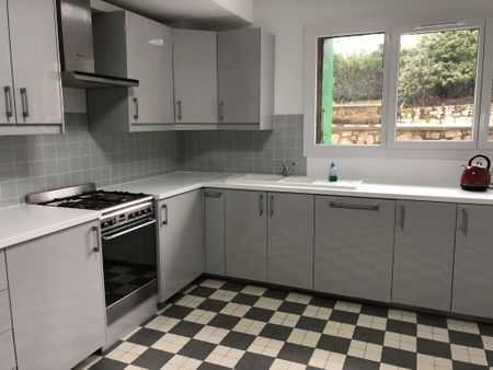 Location Maison 6 pièces 138m² ST SEVERIN 16390 - Photo 2