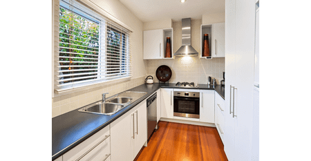 LOVELY TWO BEDROOM HOME WITH SPACIOUS COURTAYRD! - Photo 5