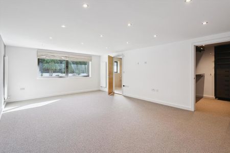 5 bedroom detached house to rent - Photo 3