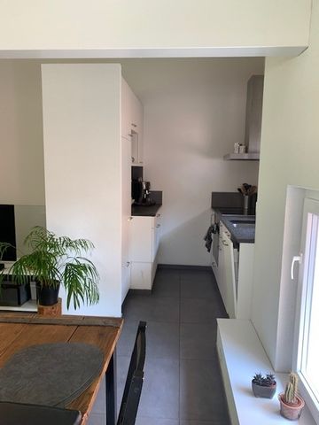 Superbe appartement de 2.5 pièces en duplex, avec terrasse et jardin privatif - Photo 4