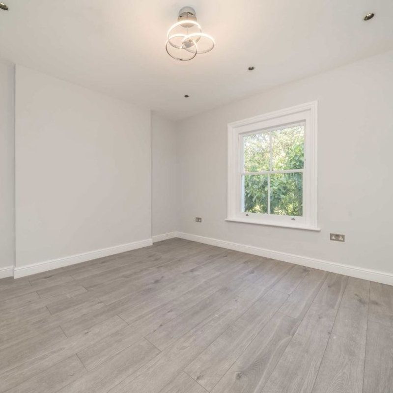 St. Margarets, KT2, London - Photo 1