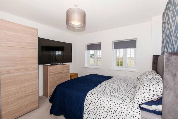 5 bedroom detached house to rent - Photo 1