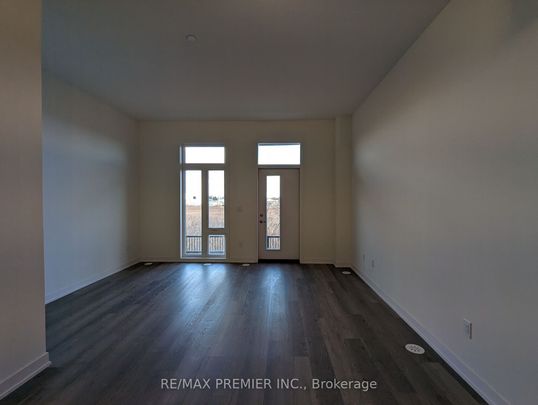 Condo Townhouse For Lease | N8074730 - Photo 1