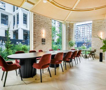 Live at Embassy Boulevard by Moda: spacious, fully furnished 2-bedroom apartments with exceptional resident amenities, flexible living spaces and a vibrant community in the heart of Nine Elms. - Photo 3