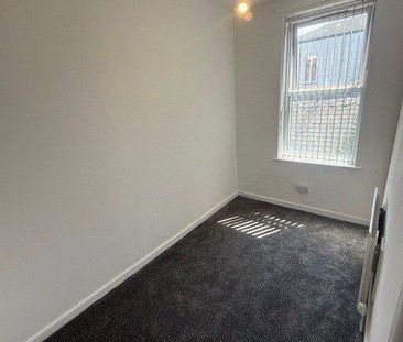 3 bedroom apartment to rent - Photo 4