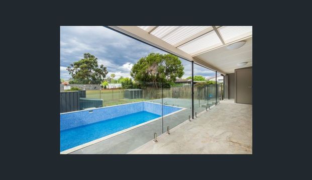 Charming 3-Bedroom Retreat in the Heart of Kellyville&excl; - Photo 1