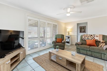 113 Dalman Parkway Glenfield Park NSW - Photo 2