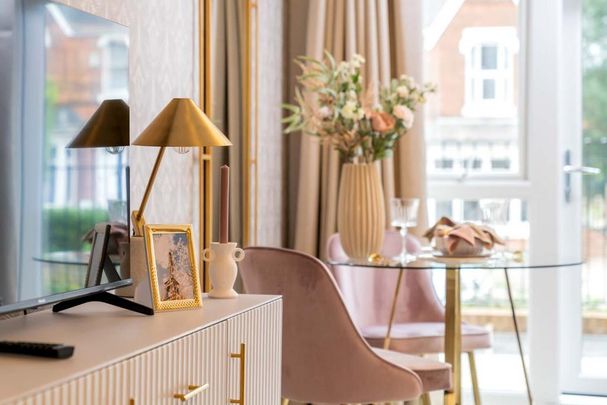 2 bedroom retirement property to rent - Photo 1