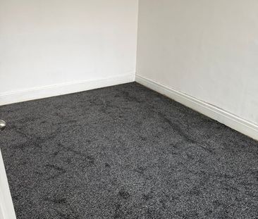 4 Bed Terraced House, Old Trafford, M16 - Photo 4