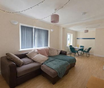 5 bedroom flat to rent - Photo 6