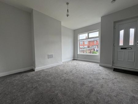 2 bedroom terraced house to rent - Photo 4