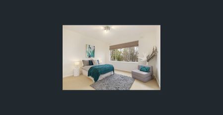 Two Bedroom Modern Apartment - Photo 2