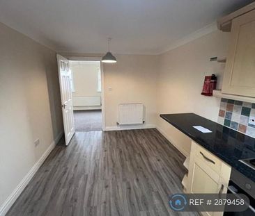 1 bedroom in a house share to rent - Photo 4