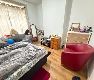 Rayleigh Road, Penn Fields, Wolverhampton - Photo 3