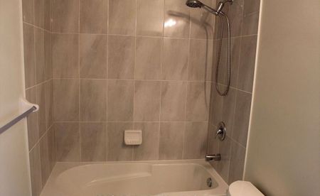 For Lease - 349 Rathburn Road Unit# 611, Mississauga, Ontario - Photo 4