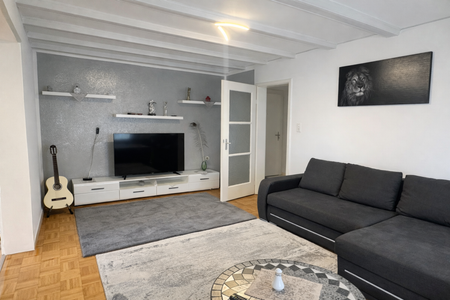 Geräumige 3.5 Zimmer-Wohnung an zentraler Lage - Photo 2