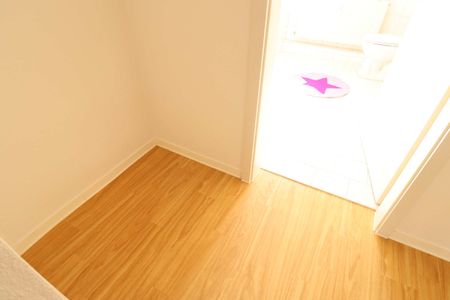 2-Raumwohnung in schöner Wohnlage mit Einbauküche - Photo 3