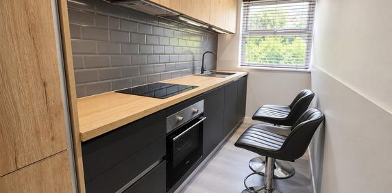 1 bedroom in a house share to rent - Photo 2