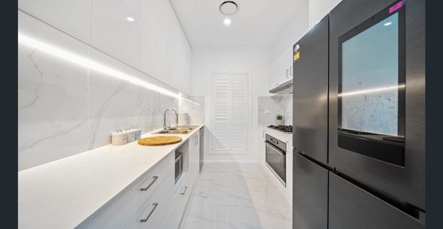 Modern Living in Rouse Hill – Elegant 4-Bedroom Home for Rent - Photo 1