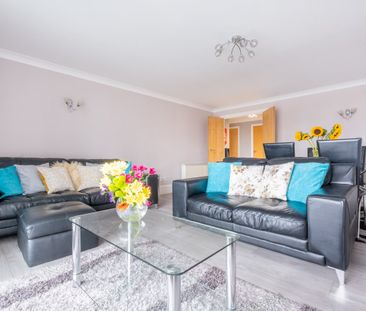 2 Bed Flat, Antilles Bay Apartments, E14 - Photo 2