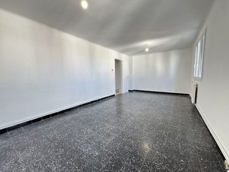 Location Appartement 3 pièces 64m² NARBONNE 11100 - Photo 3