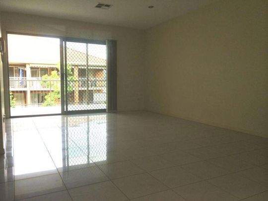 Three Level Townhouse! - Photo 1