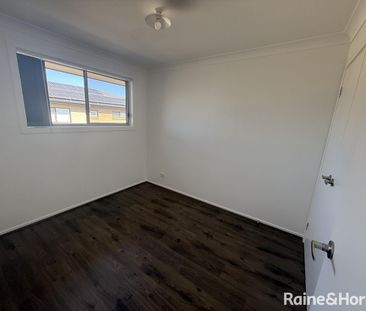 Double-Storey Family Home with Spacious Backyard - Photo 4