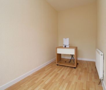 3 bedroom flat to rent - Photo 5