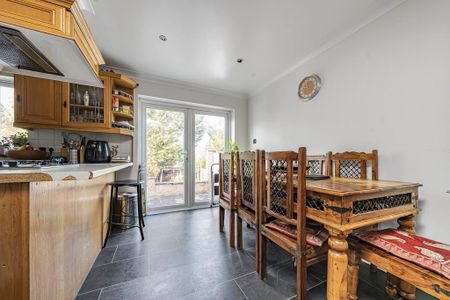 3 bedroom semi-detached house to rent - Photo 3