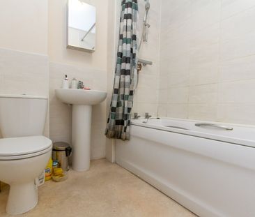 3 Bed Terraced House, Elm Walk, CV4 - Photo 5