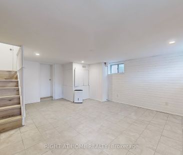 Detached Home For Lease | W8141726 - Photo 4