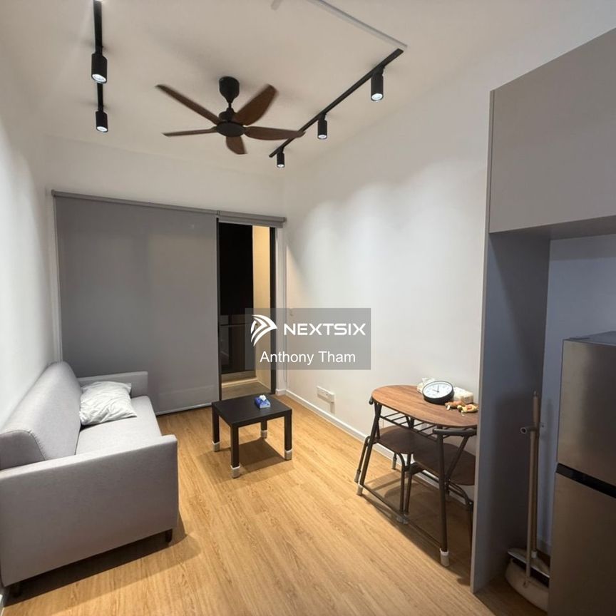 Laurel Residence - Photo 1